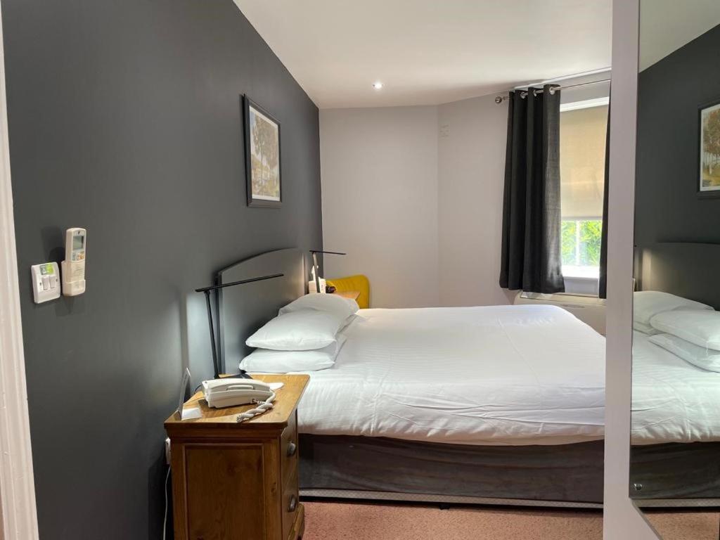 Best Western Claydon Hotel ภายนอก รูปภาพ